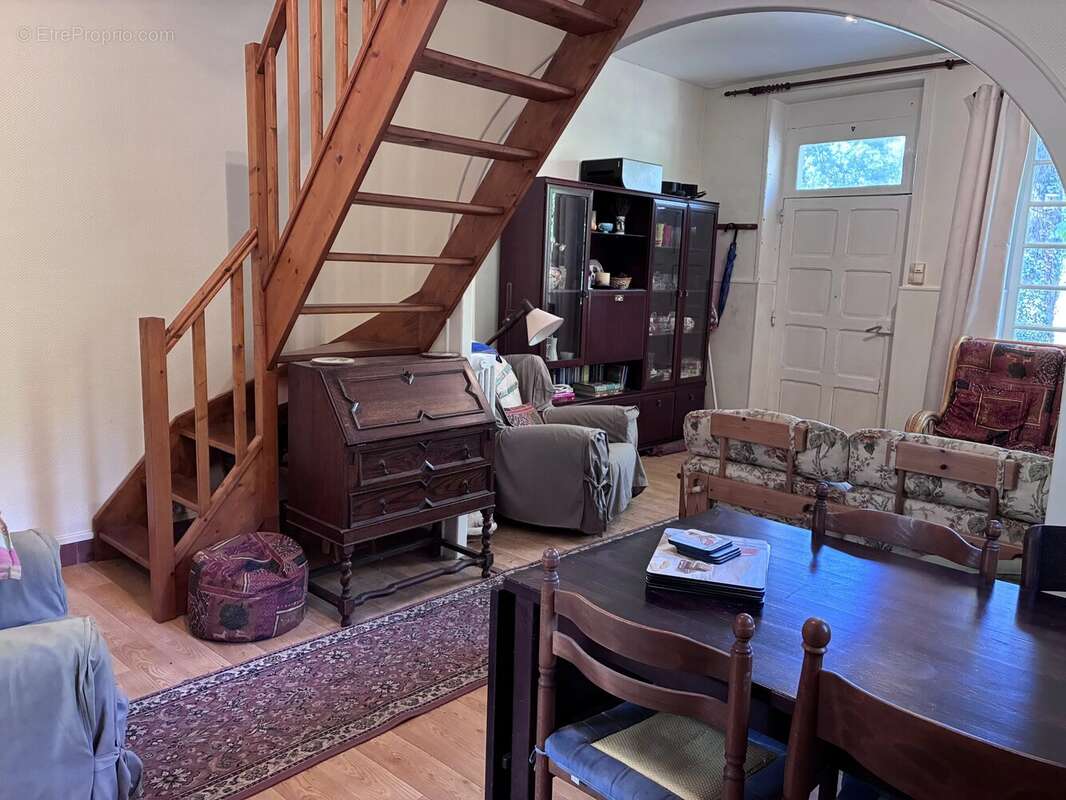 Grande maison de village, maison d'amis, piscine et terrain ! - photo 14