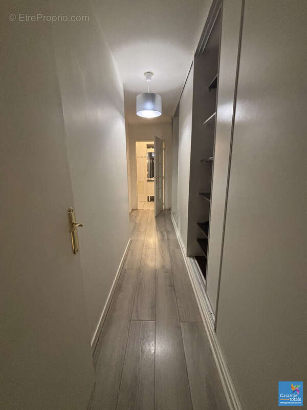 Appartement à LES PAVILLONS-SOUS-BOIS