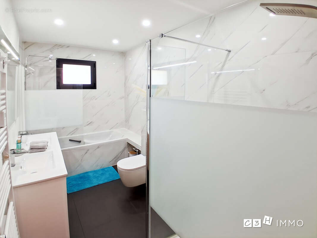 Maison à MARQUEFAVE