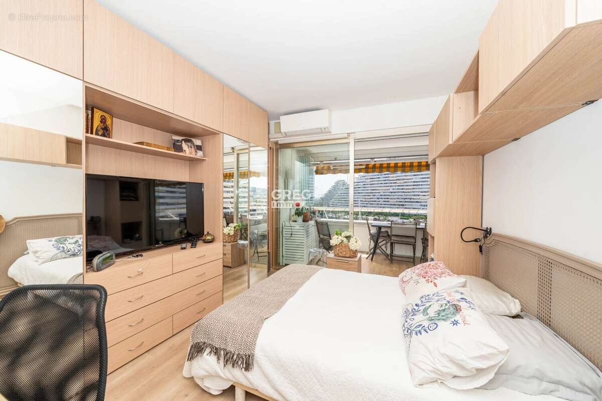 Appartement à VILLENEUVE-LOUBET