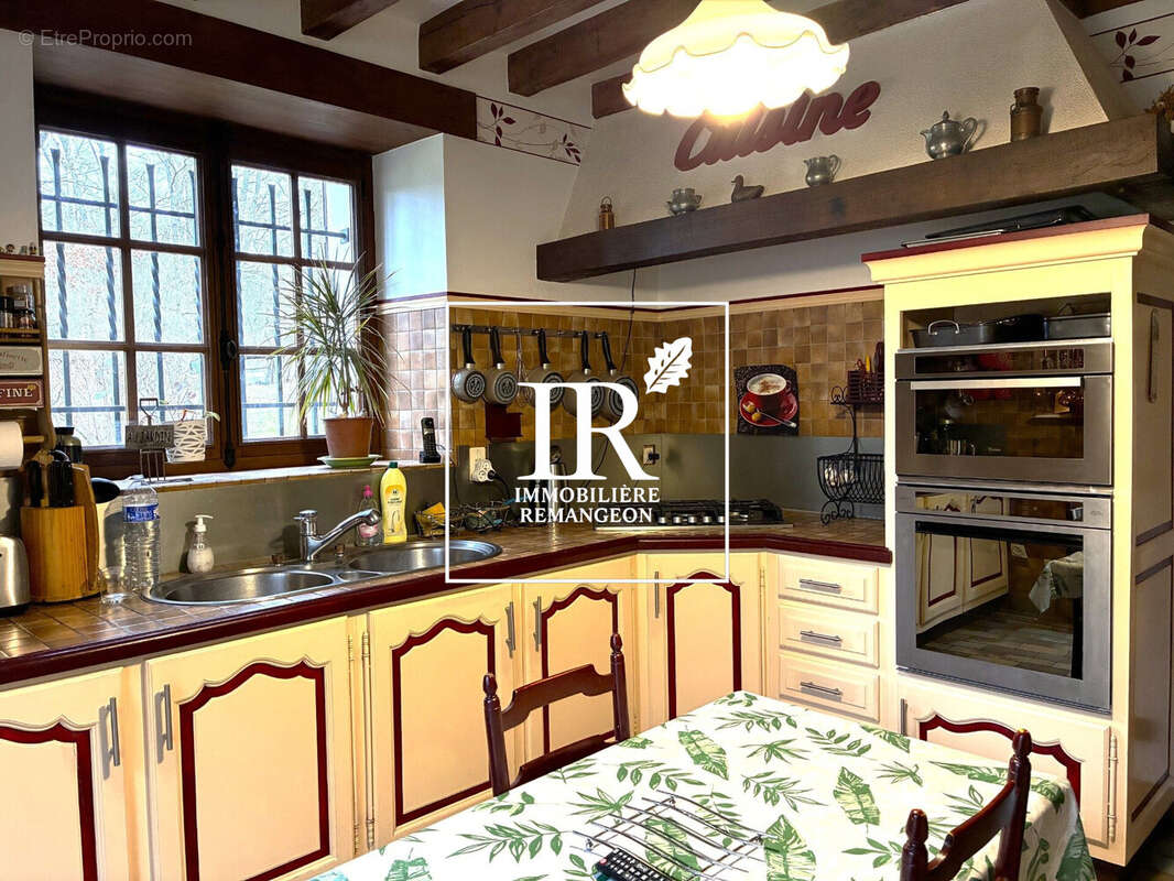 Maison 217 m² à Neuvy-Sur-Barangeon  - photo 7