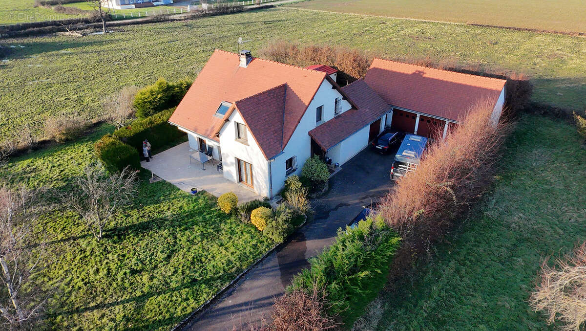 Maison à LESSARD-LE-NATIONAL