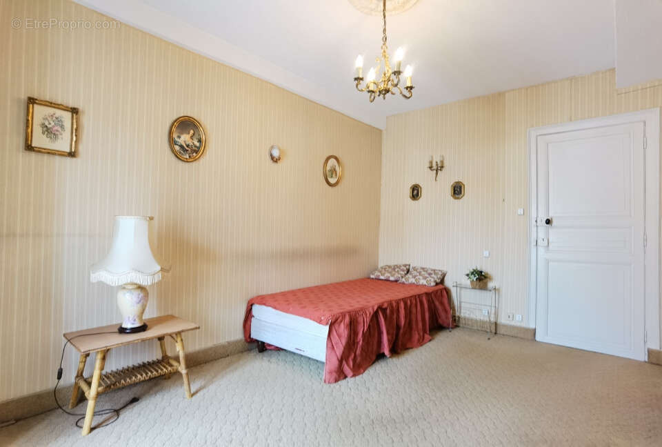 Maison à SAINT-MACAIRE-EN-MAUGES