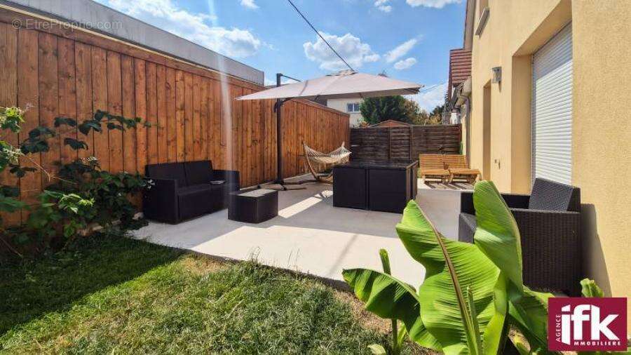 HORBOURG-WIHR : Maison de 114m² avec 4 chambres, jardin et parkings - photo 16