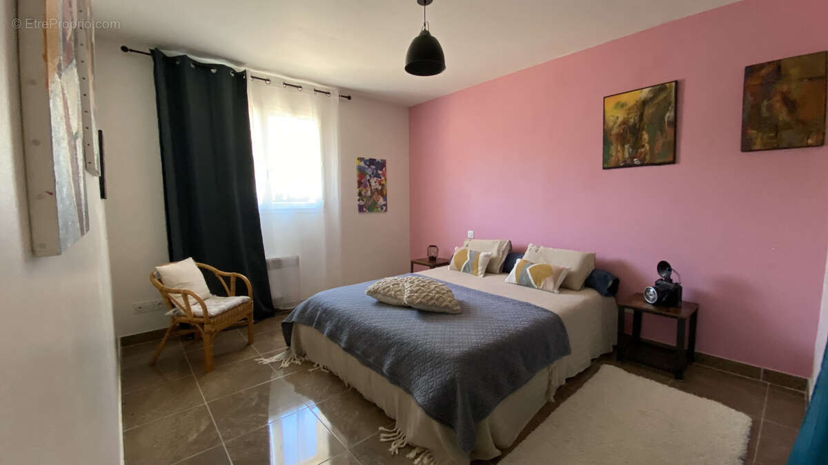 A vendre   Villa T6 de 151 m2 avec piscine et garage   Moux - photo 14