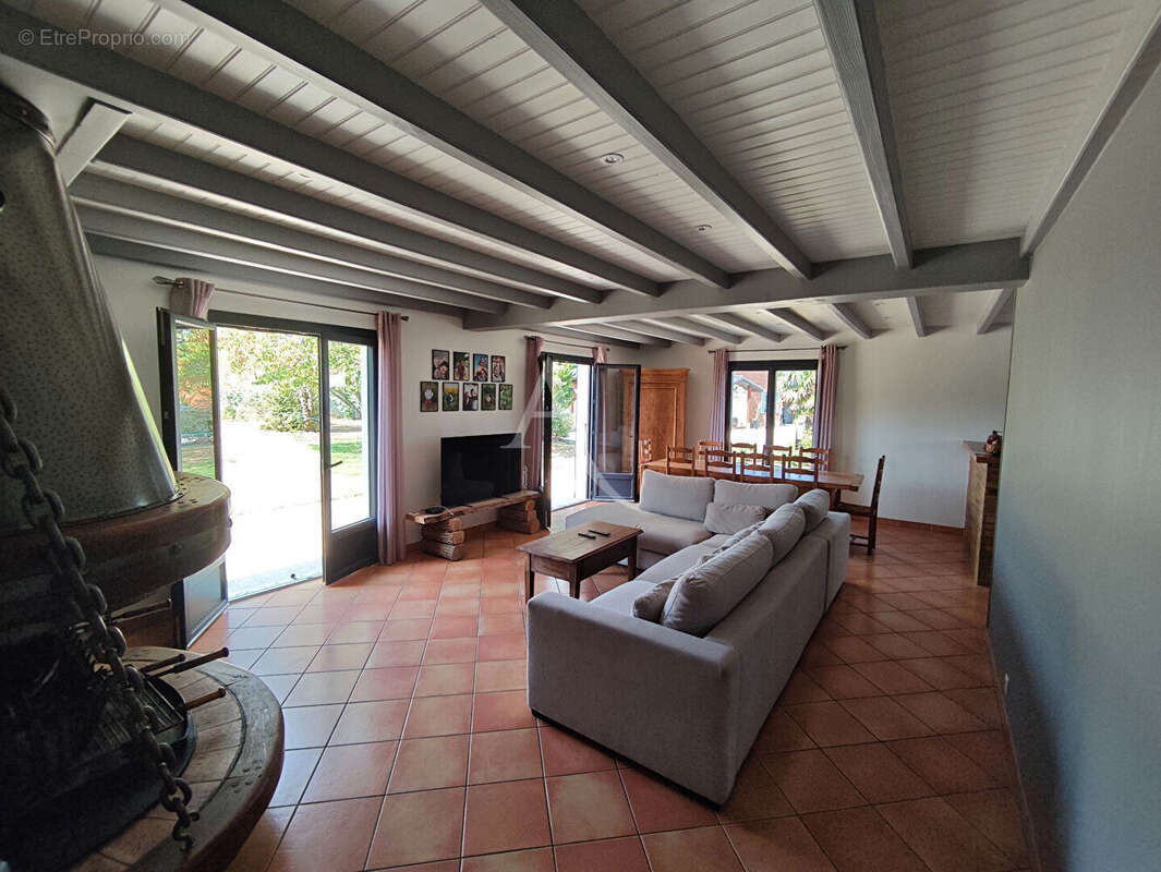 Maison de plain pied -  Semussac 4 pièce(s) 120 m2 - photo 5