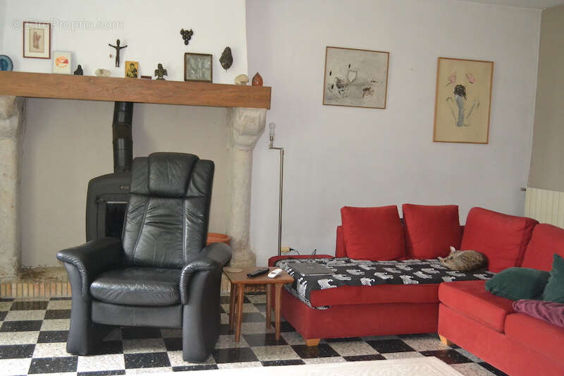 Maison à SALLES-LAVALETTE