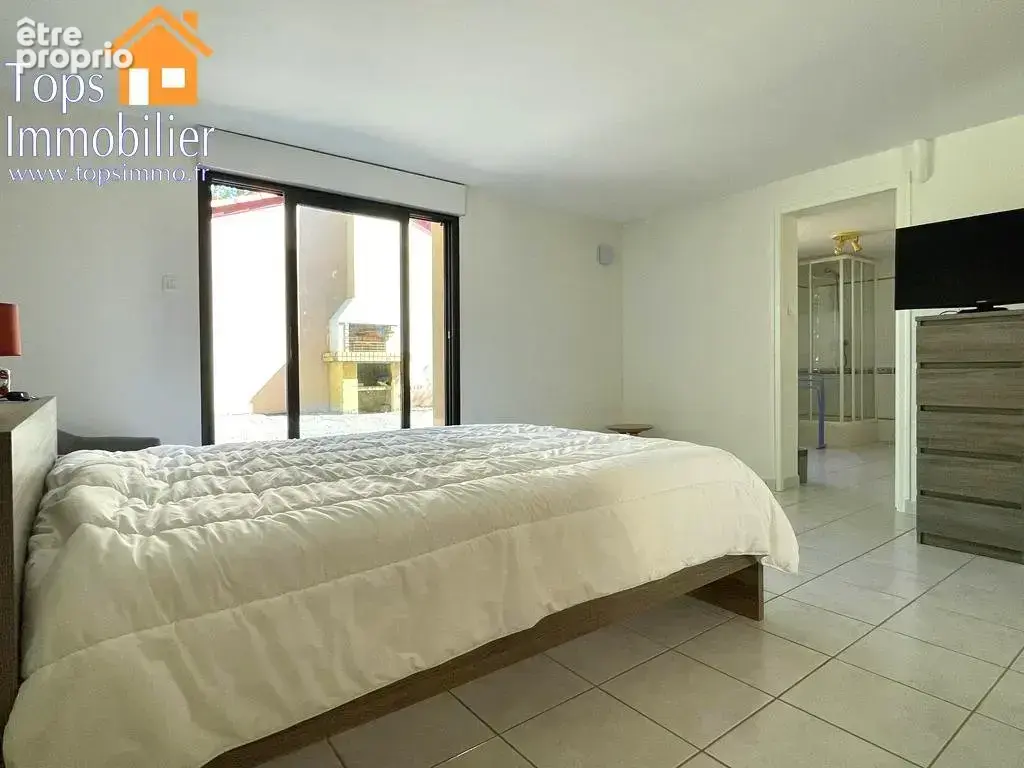 Maison plain pied 4 chambres avec piscine, double garage et parc arboré - photo 15