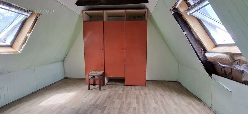 Maison à LA CHAPELLE-AUBAREIL