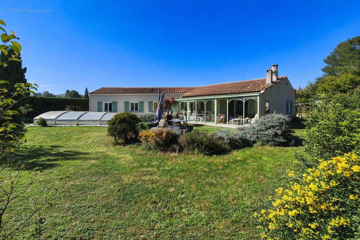 Maison à VILLEMOUSTAUSSOU