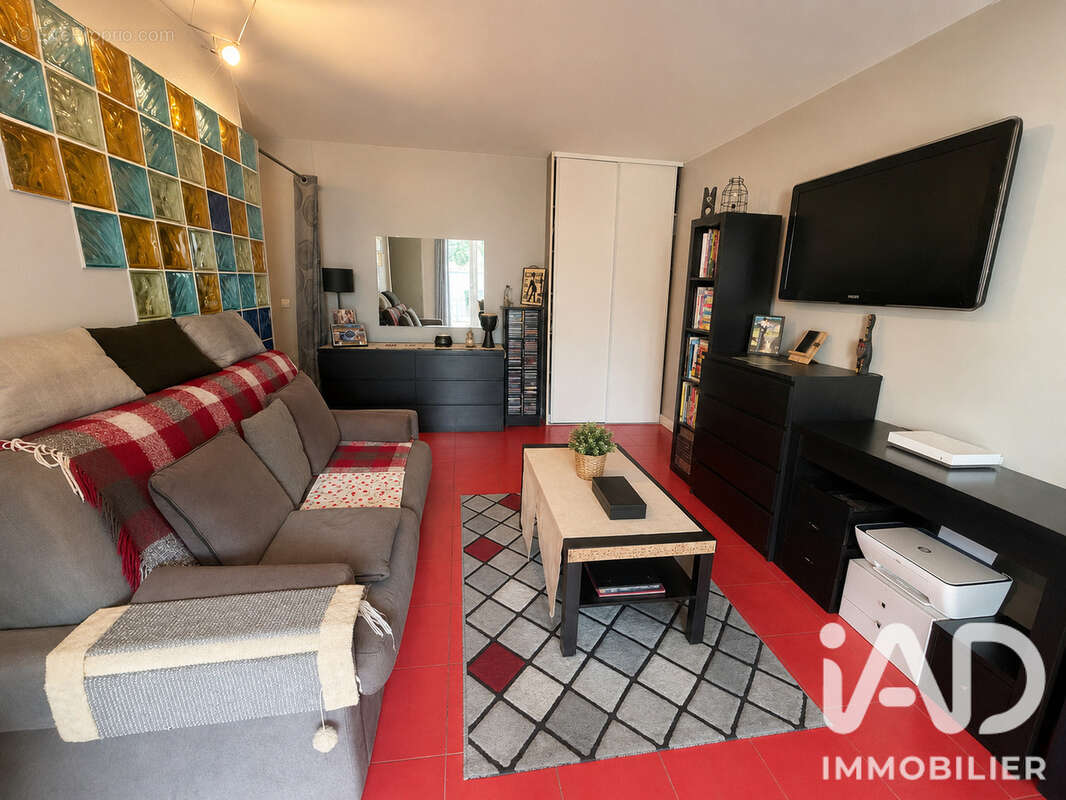 Appartement 30 m² à Torcy  - photo 2