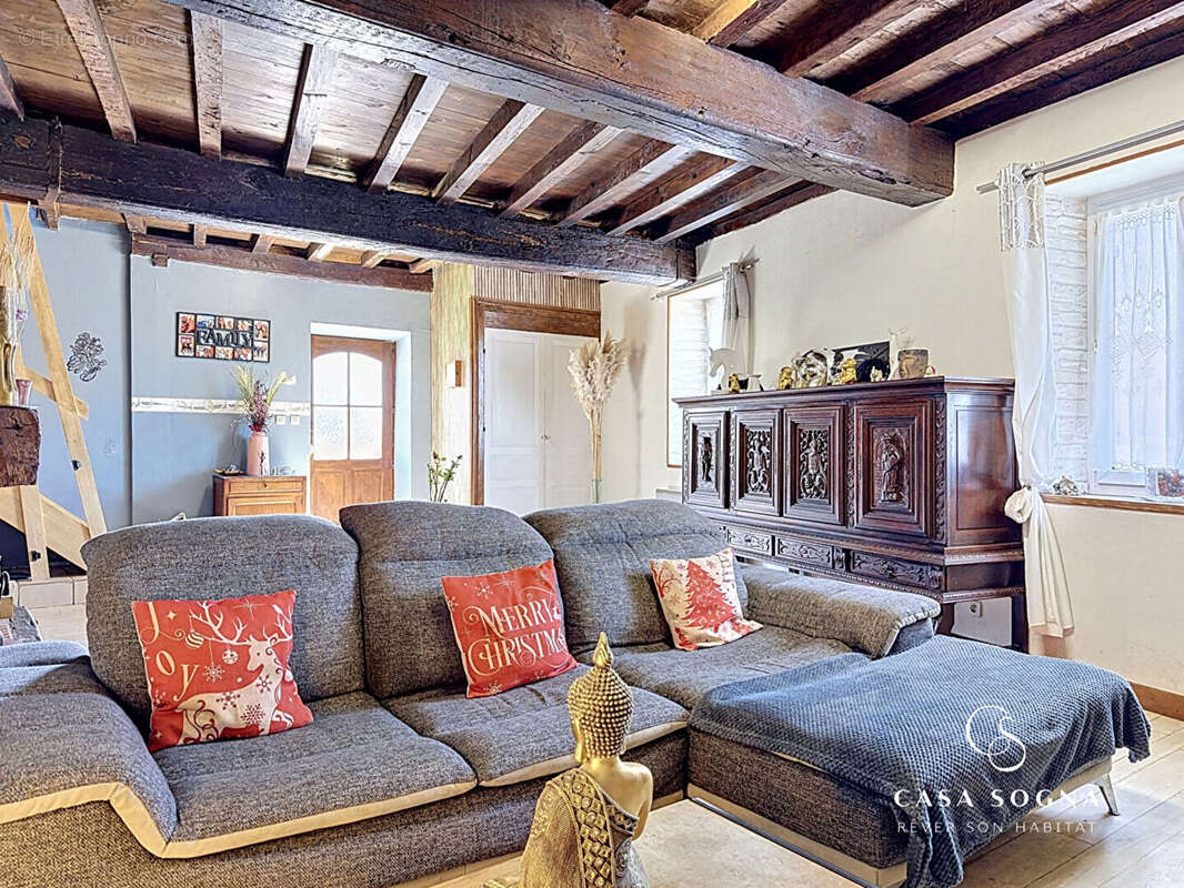 Maison - 7 pièces - 215.14 m² - photo 2