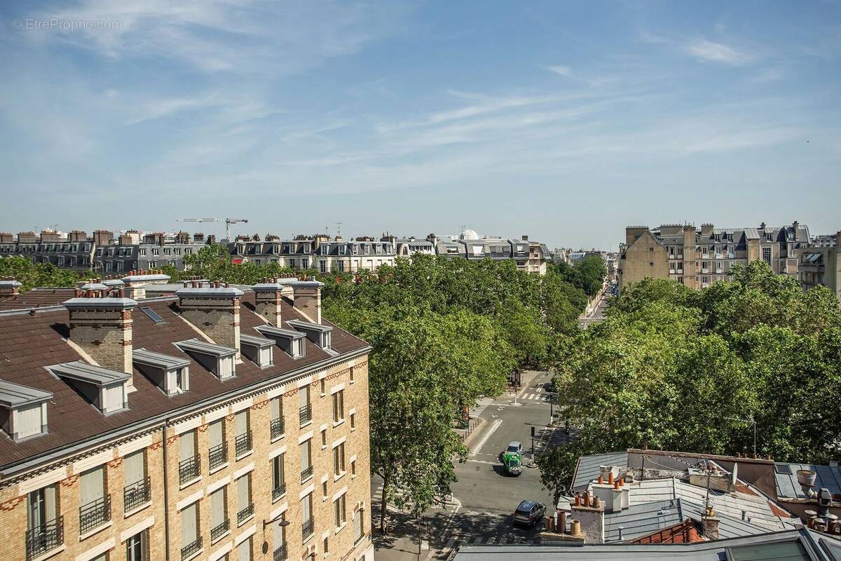 Appartement à PARIS-14E