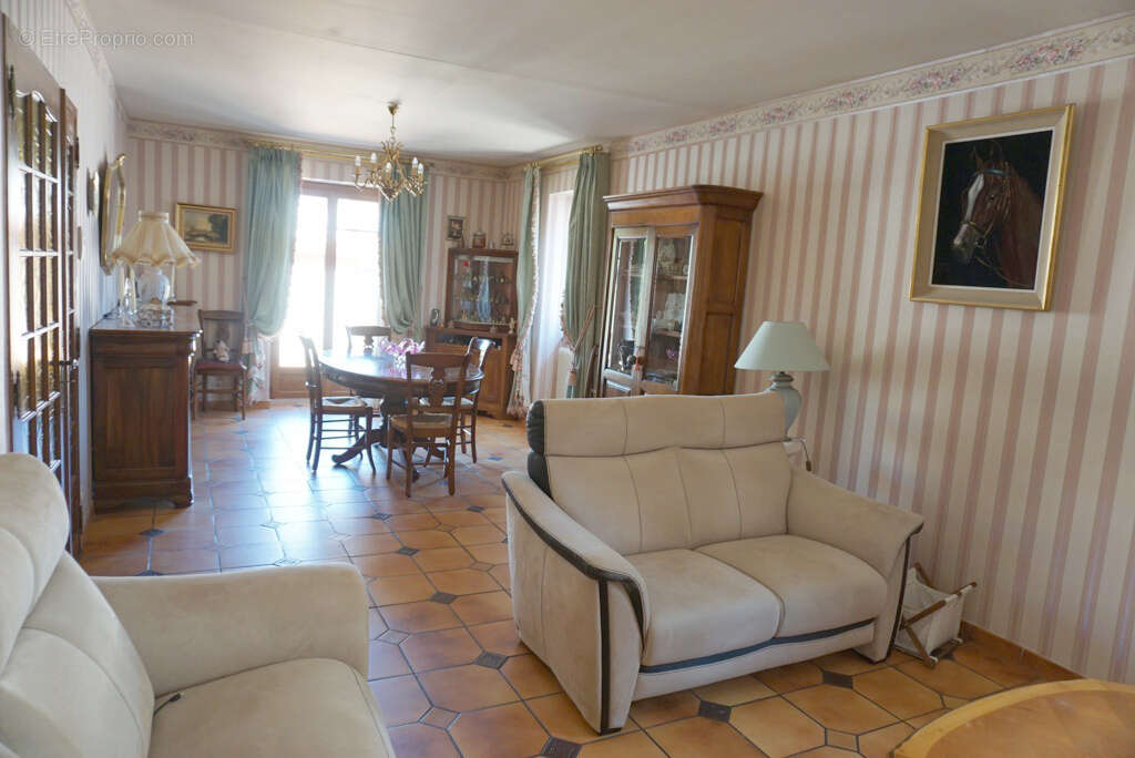 Maison à PARAY-LE-MONIAL