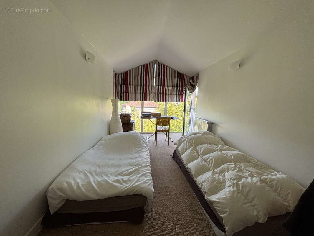 Appartement 94 m² à Saint-Prim  - photo 8