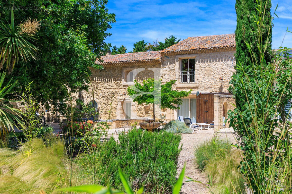 Maison à L'ISLE-SUR-LA-SORGUE