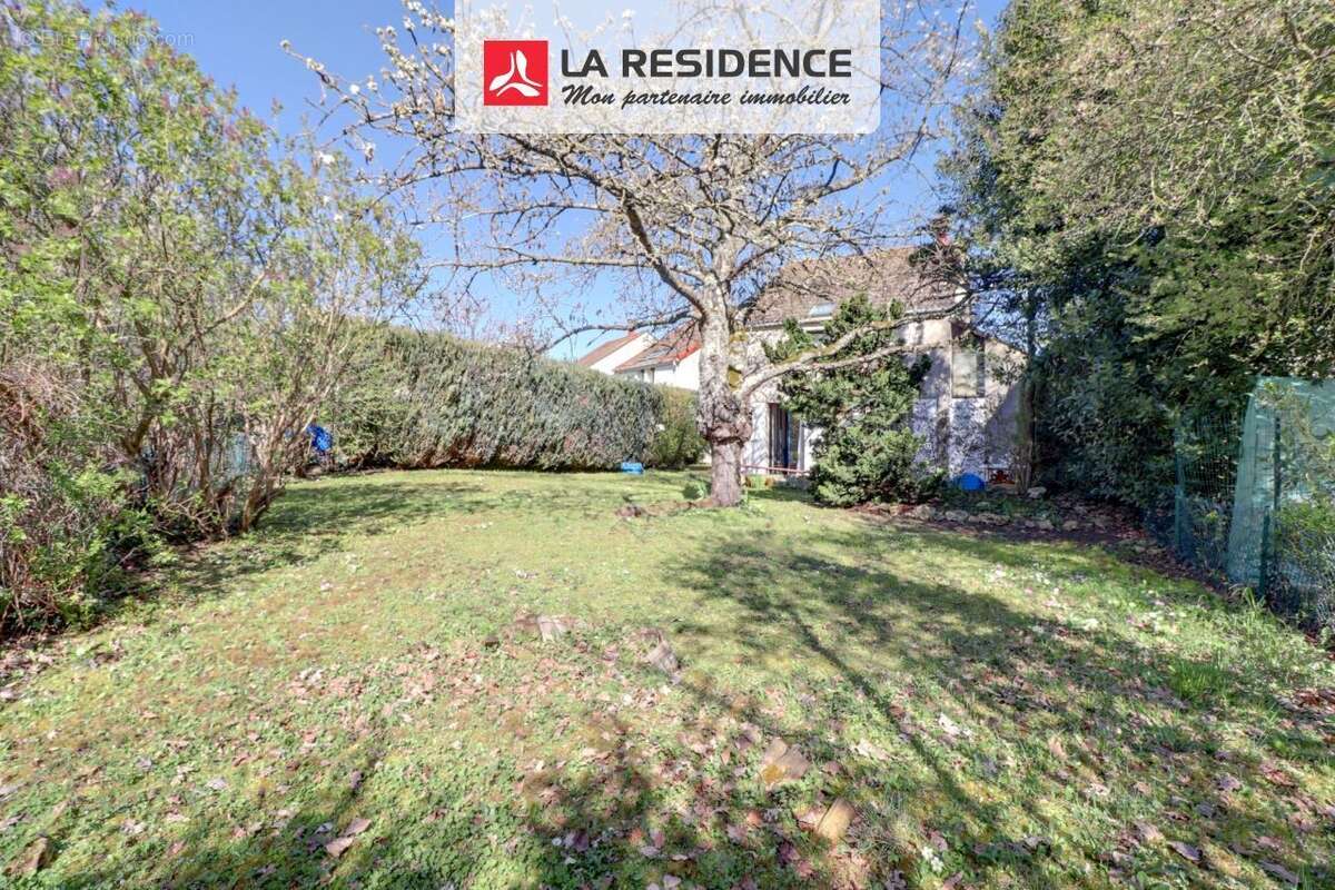 Maison à JOUY-LE-MOUTIER