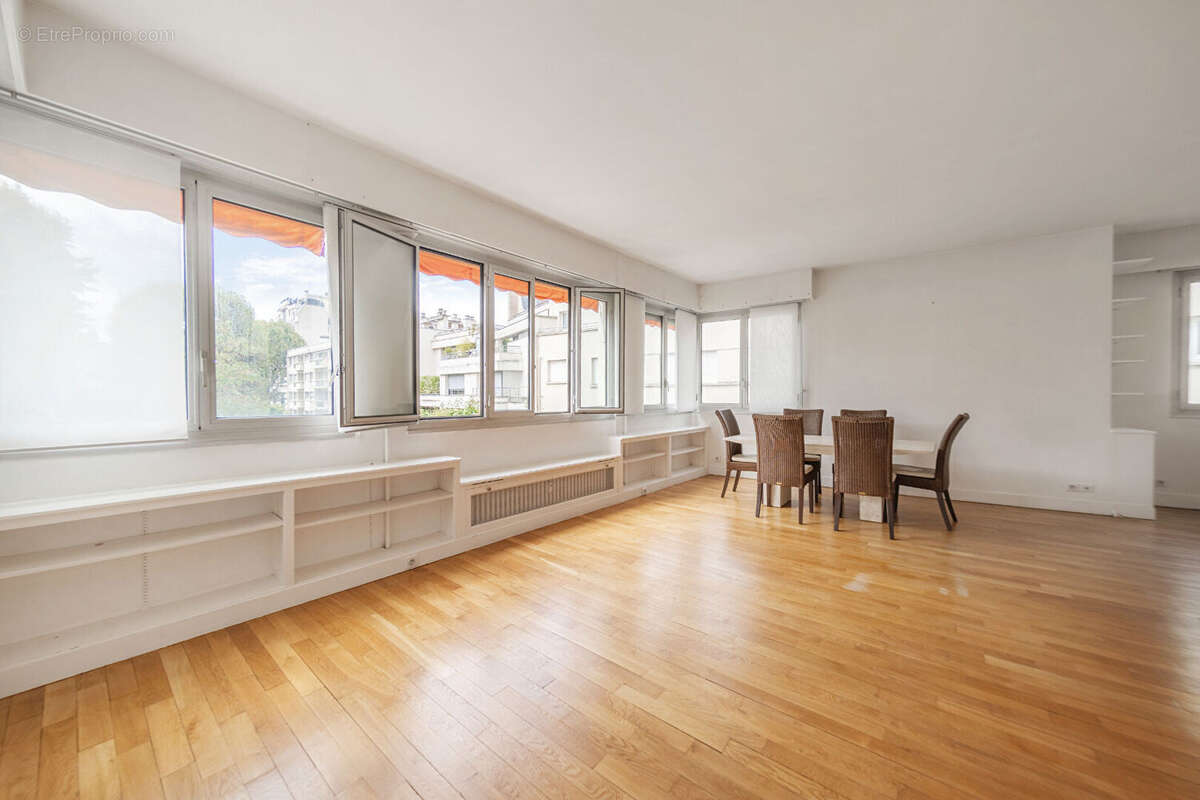 Appartement à NEUILLY-SUR-SEINE