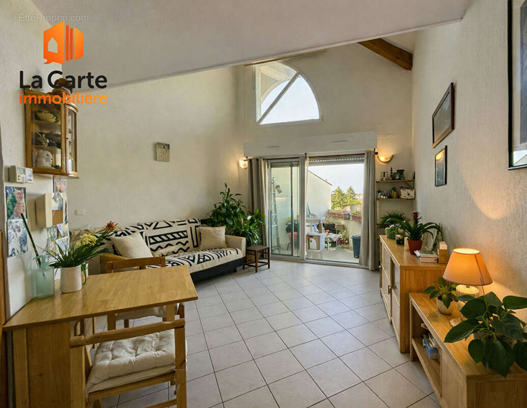 Appartement à GUILHERAND-GRANGES