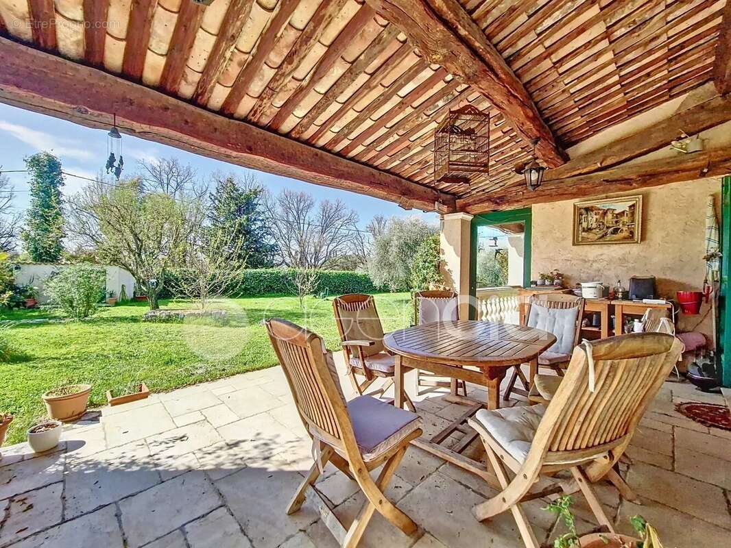 Maison à SAINT-CEZAIRE-SUR-SIAGNE