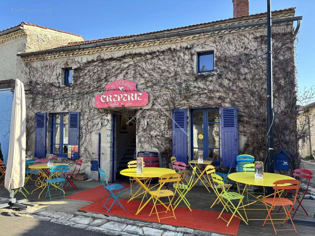 Commerce à CHARROUX