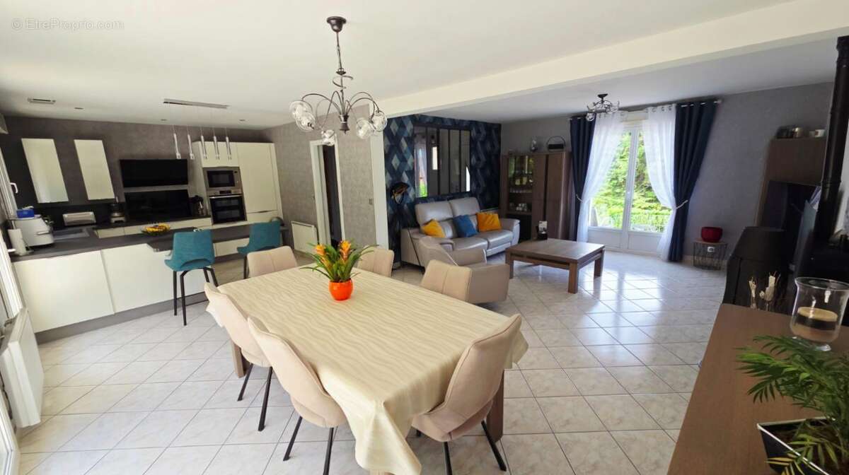 Maison 6 pièces 111 m² - photo 3