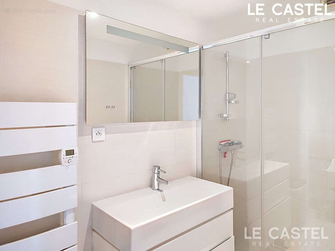 Salle d&#039;eau + wc de la chambre parentale - Appartement à LA CIOTAT