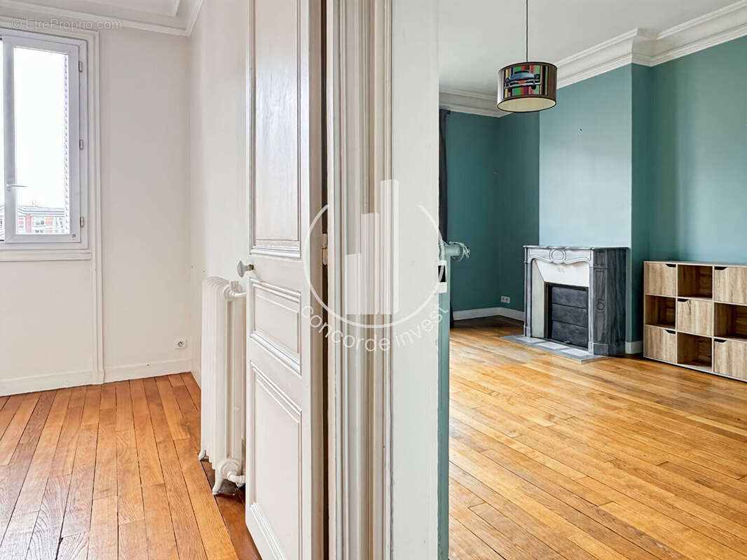 Maison à COURBEVOIE