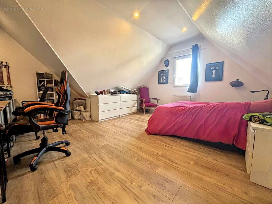 Maison 140 m² à Pont-De-Metz  - photo 8