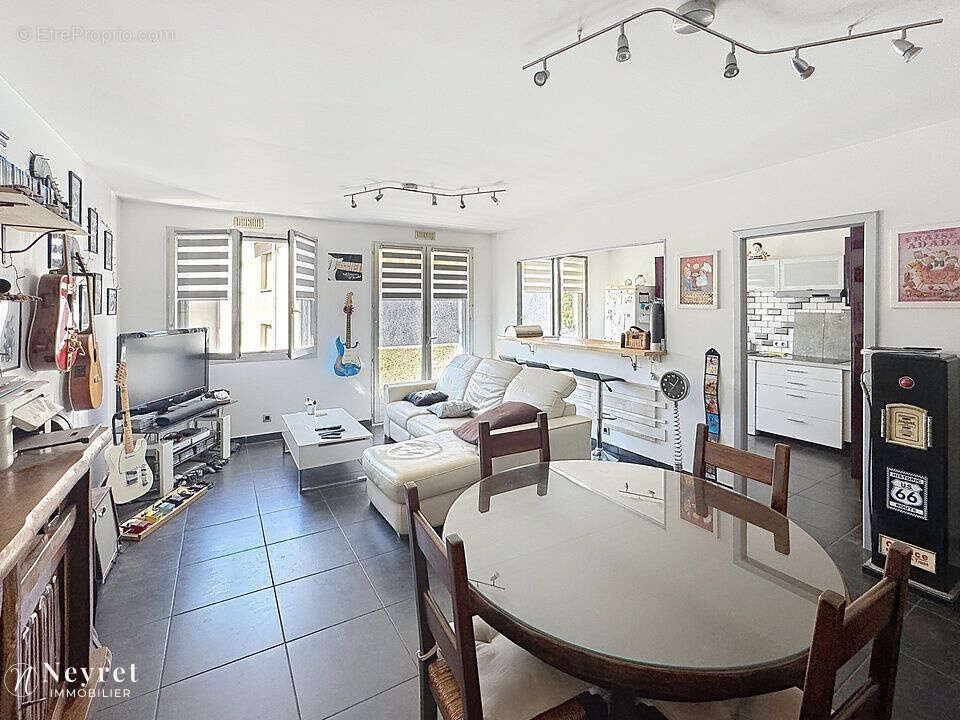 Appartement à SAINT-ETIENNE