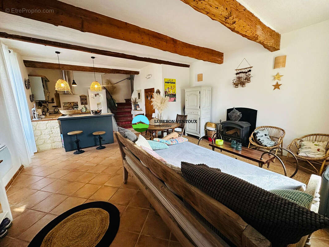 SAINT DIDIER Charmante maison de village en pierre de 100 m² sur 293m² de terrain . - photo 3
