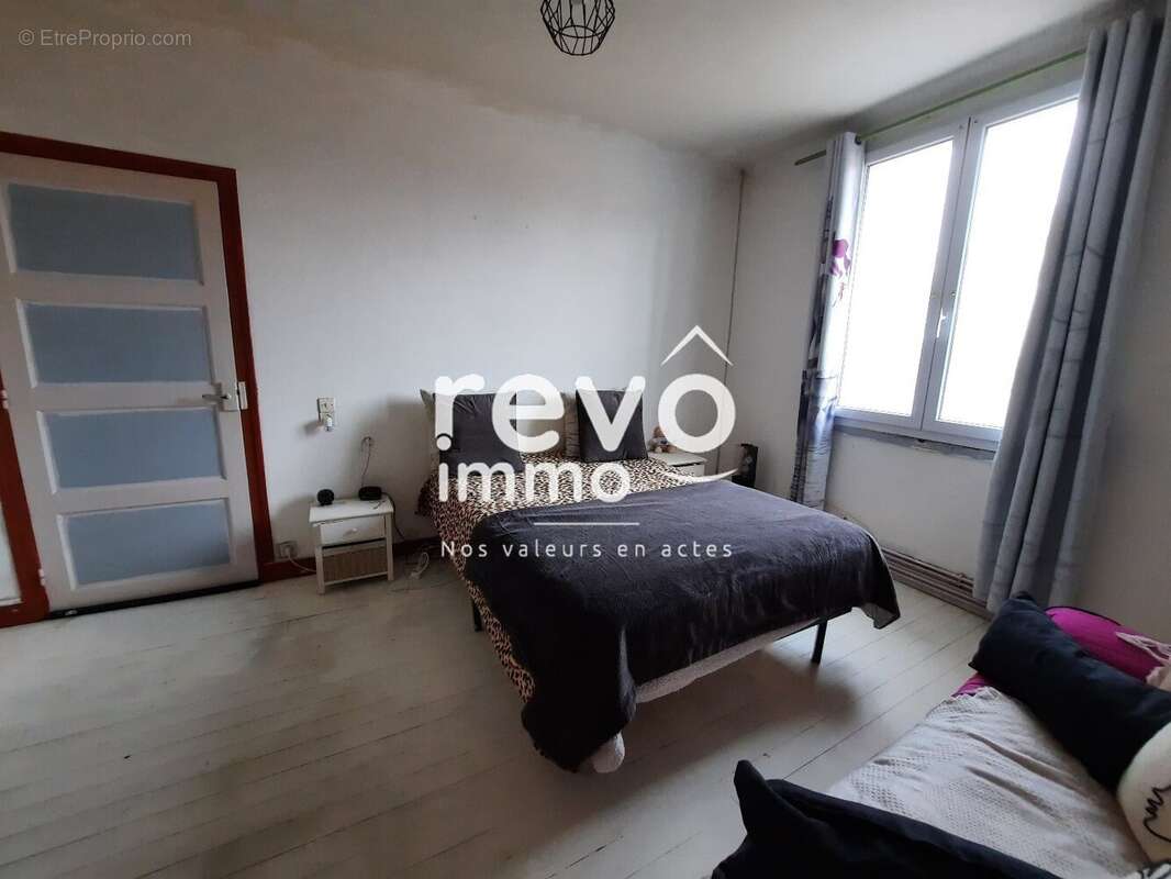 Maison à SAINT-REMY-EN-MAUGES