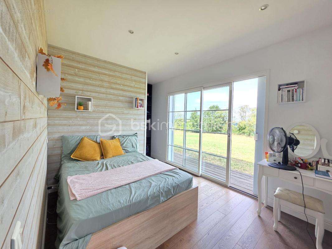Maison 170 m² -5 chambres- jardin 4378 m²- double carport-abri - spa - photo 11