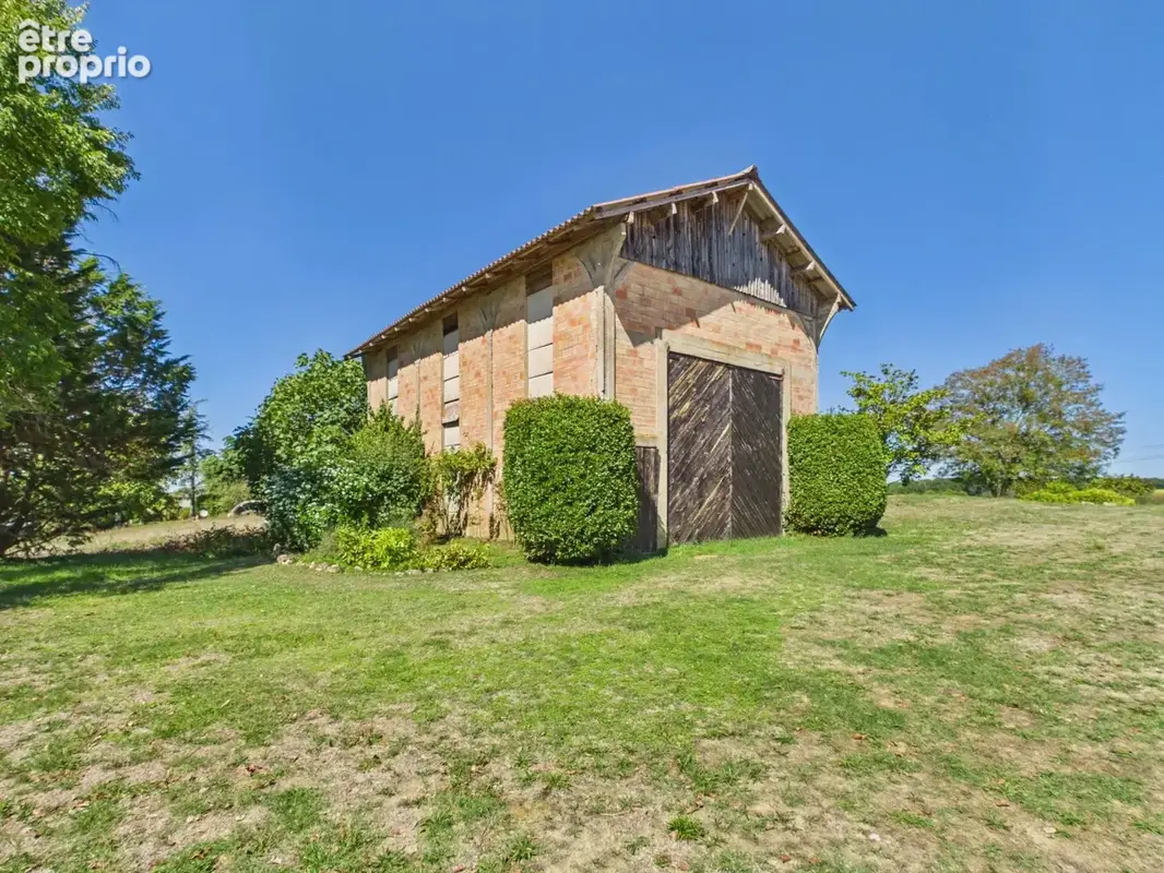 Propriété à la campagne avec piscine et 4,2 hectares de terrain - photo 18