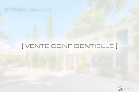 Maison à GORDES