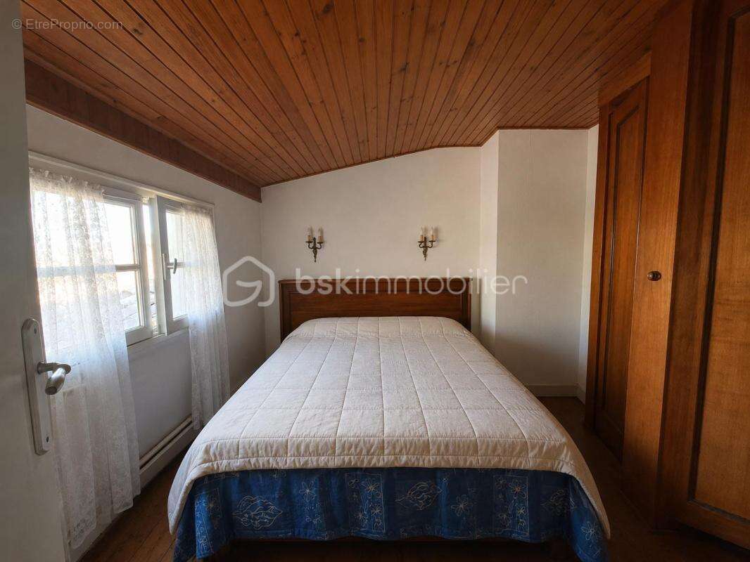 Authentique girondine 260 m² – Terrain arboré de 2 500 m² – Sainte-Terre (33350) - photo 14