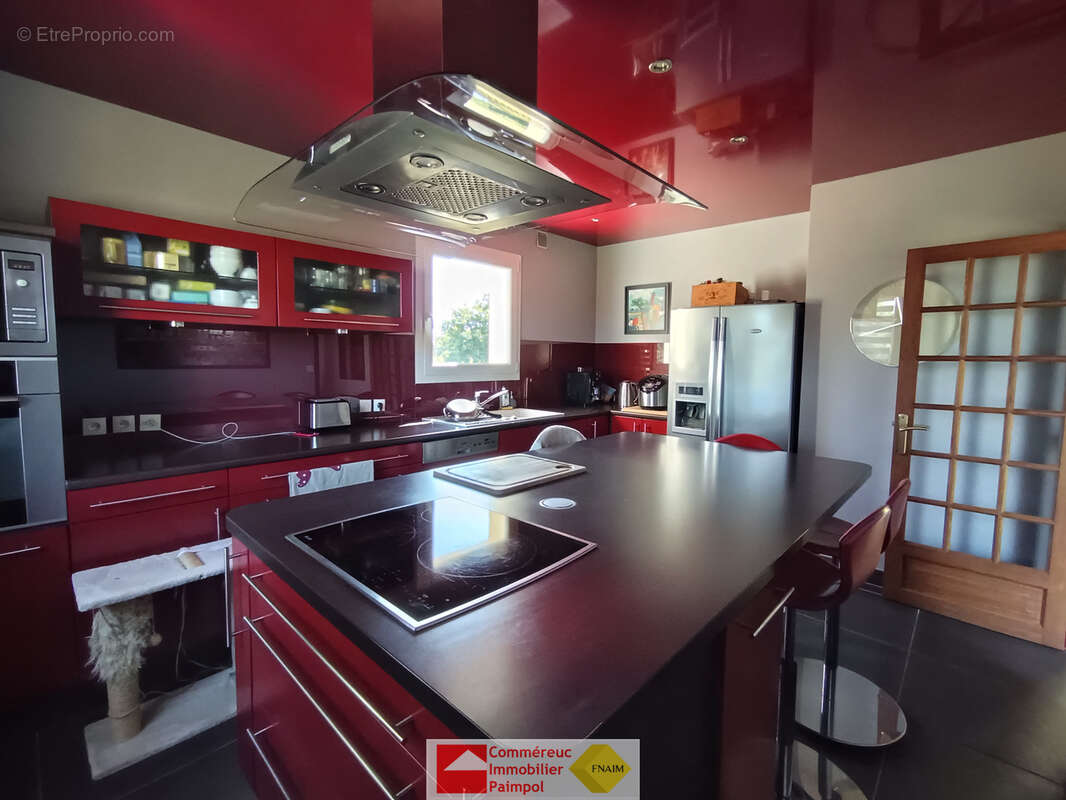 KERFOT, maison familiale de 134 m2 sur un terrain paysagé de 4 280 m2 - photo 4