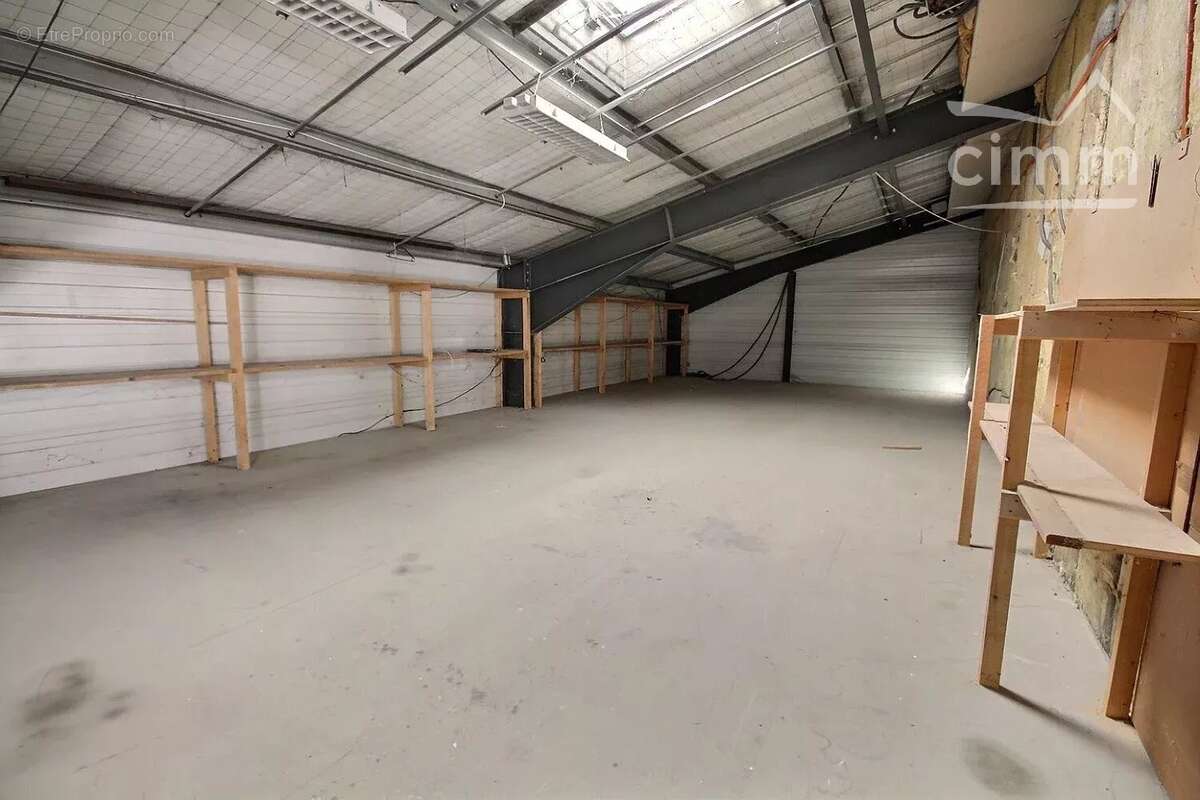 Commerce à LA ROCHETTE