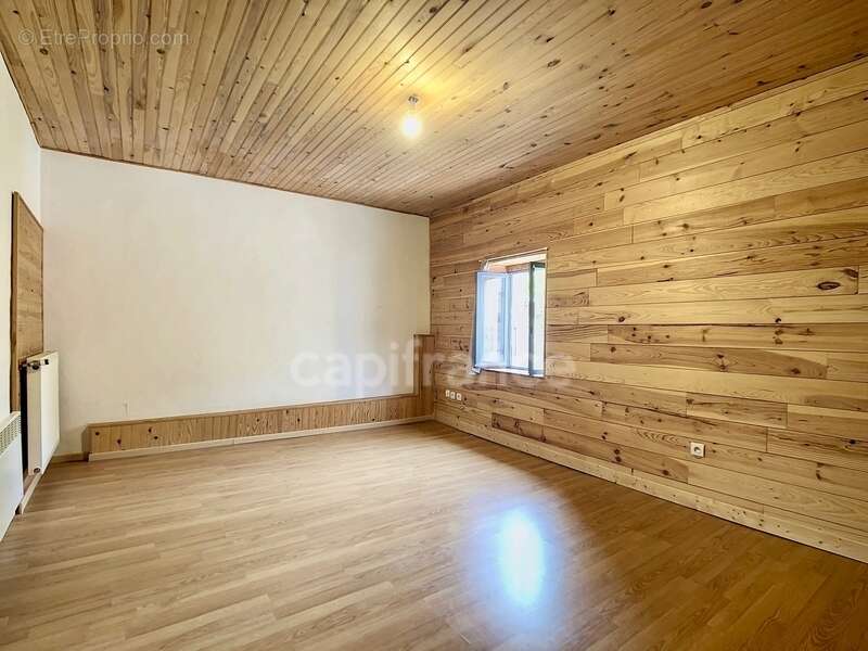 Dpt Drôme (26), à vendre proche de LA TOUCHE maison en pierre P5 mitoyenne, d'environ 110 m² habitables avec cour - photo 26