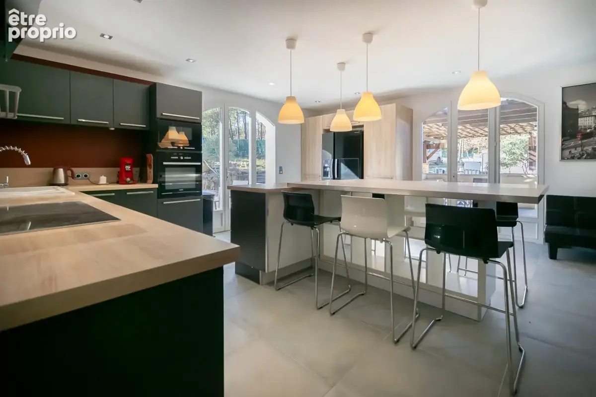 Maison familiale avec studio indépendant, piscine et grand terrain - photo 7