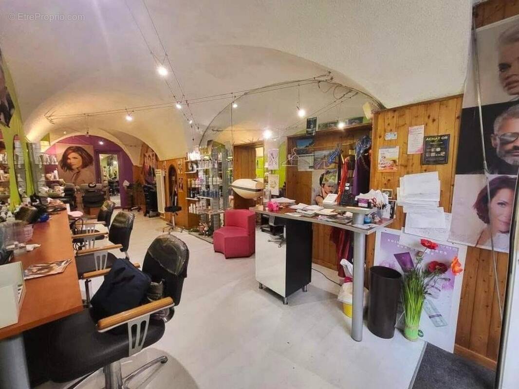 Photo 1 - Commerce à EMBRUN