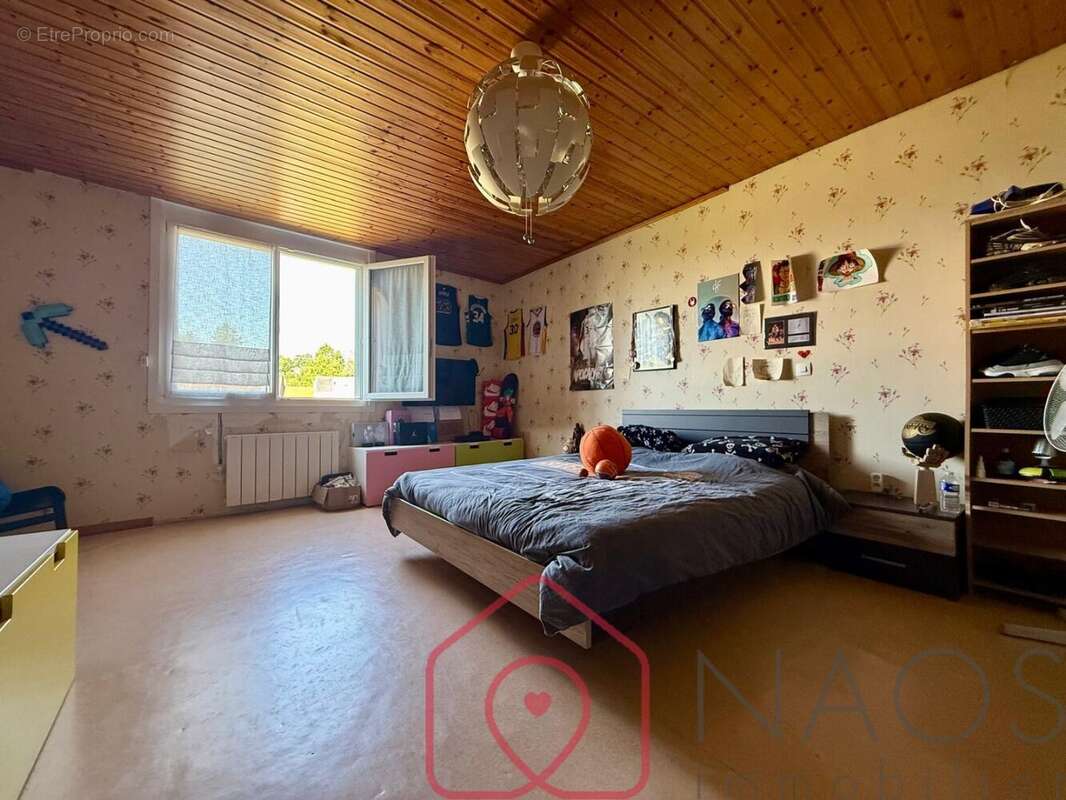Maison de caractère de 200 m2 avec grange : un bien rare aux beaux volumes - photo 7