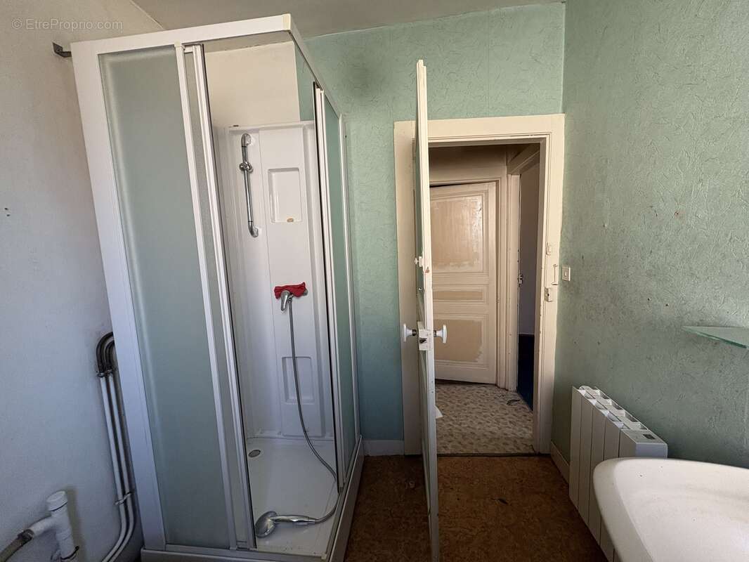 Appartement à SAINT-LEONARD-DE-NOBLAT