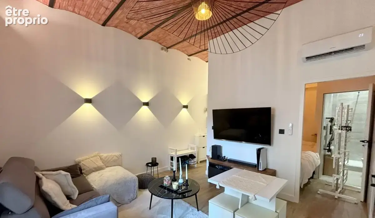 Studio domotique renove avec coin nuit a vendre dans le centre de bandol - photo 2