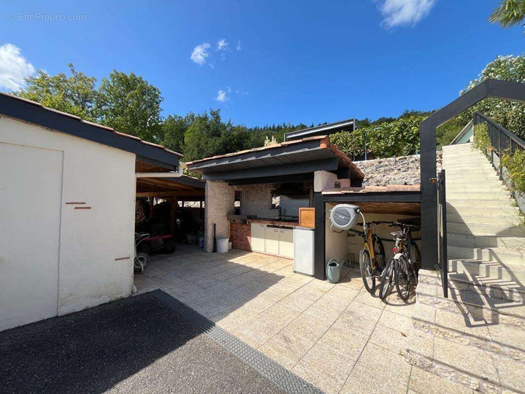 Maison à COLAYRAC-SAINT-CIRQ