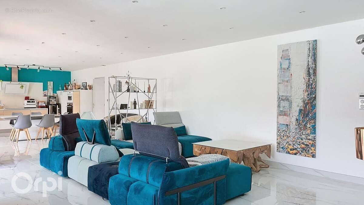 Maison à LA CADIERE-D'AZUR