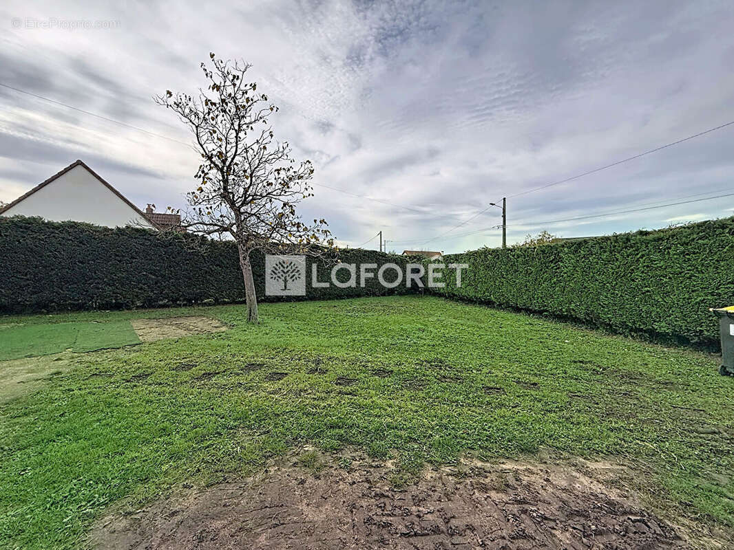 Maison à CANDE-SUR-BEUVRON