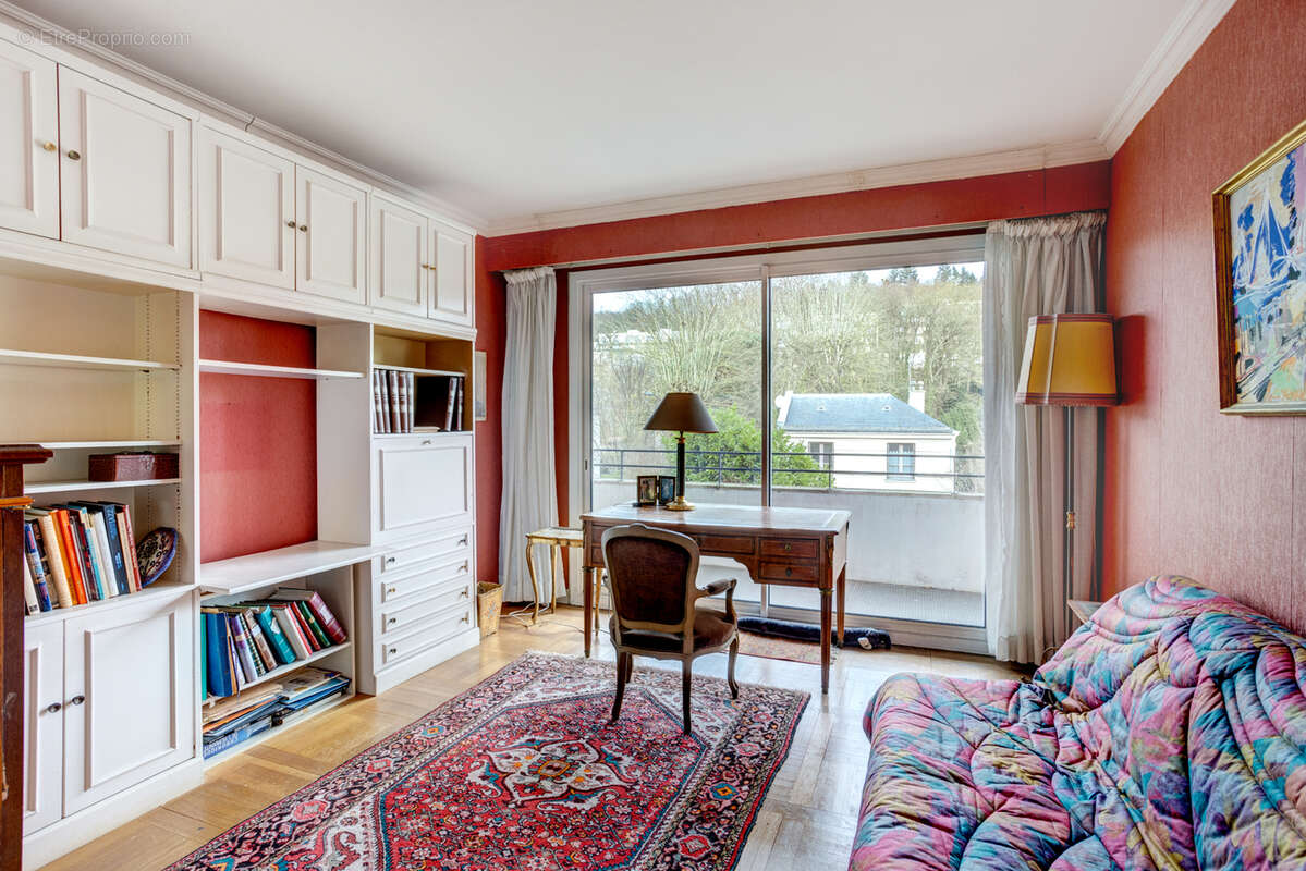 Appartement à VILLE-D'AVRAY