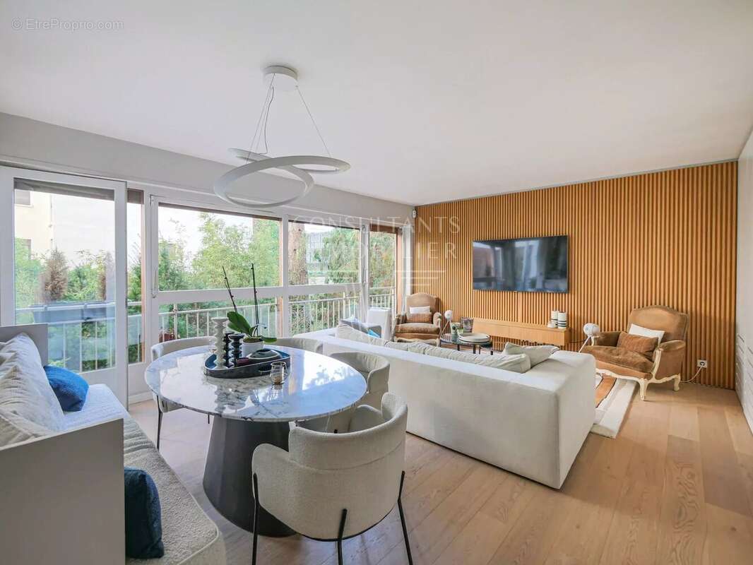 Appartement à NEUILLY-SUR-SEINE