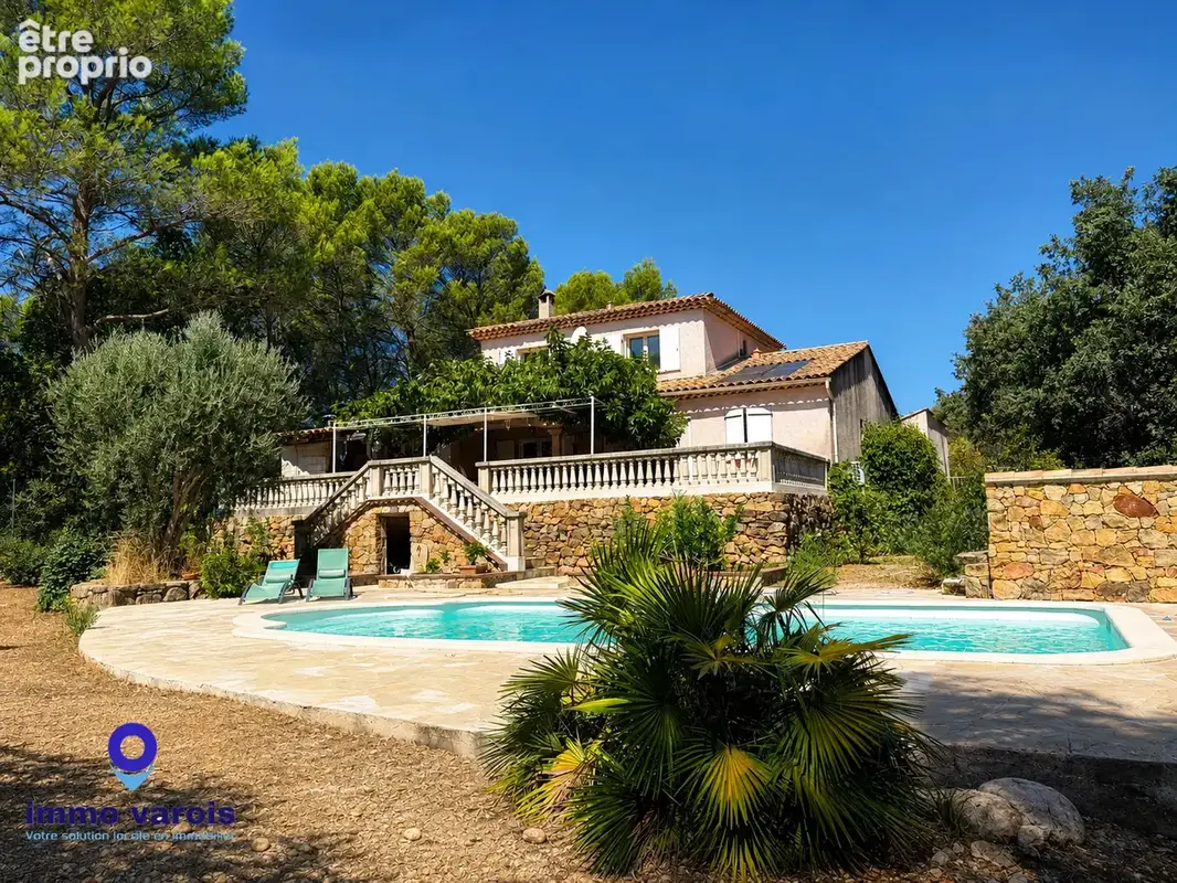 CUERS Environnement privilégié Villa familiale T5 avec piscine et dépendances - photo 4